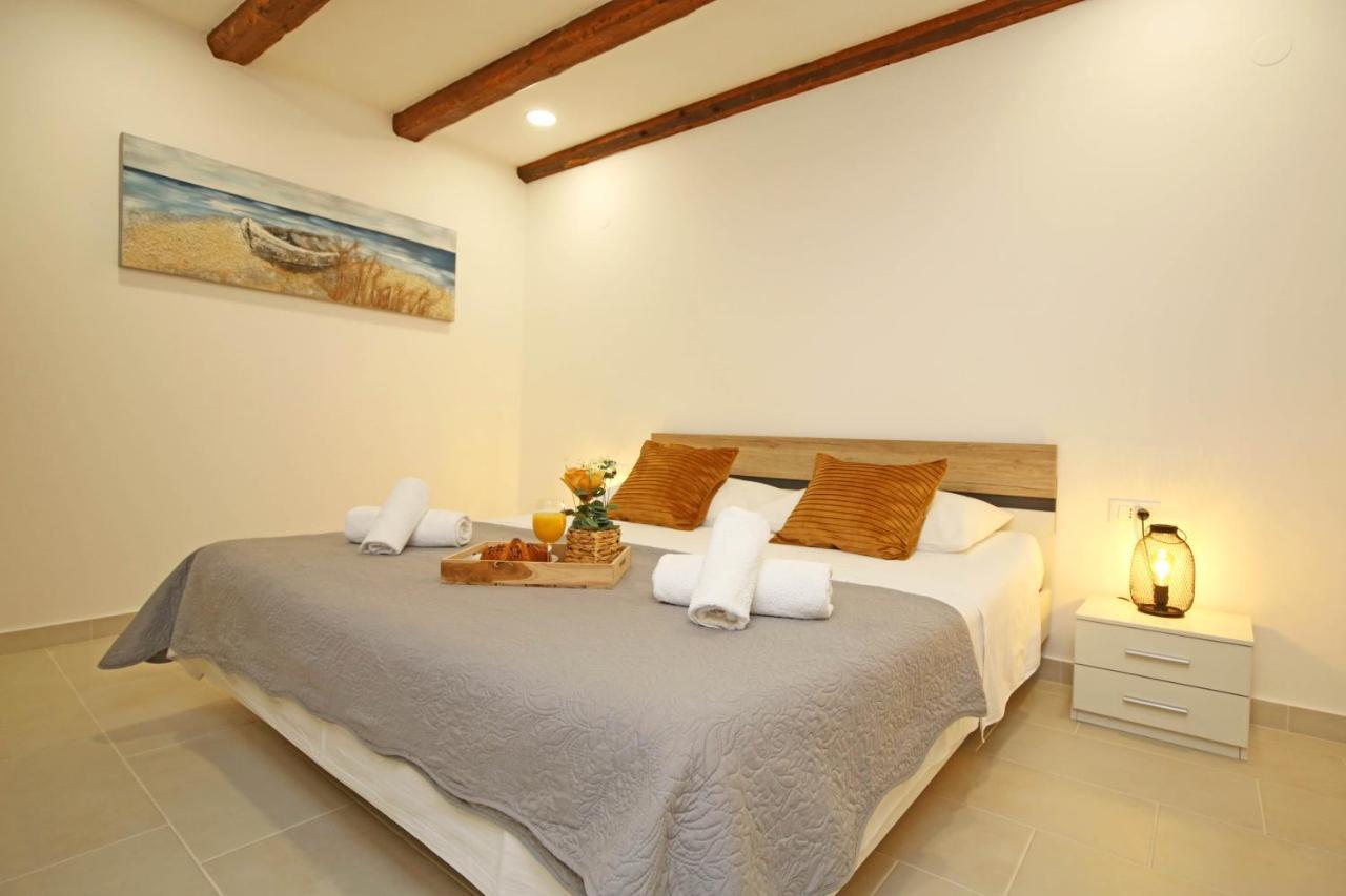 Apartment Tonka Sibenik Luaran gambar